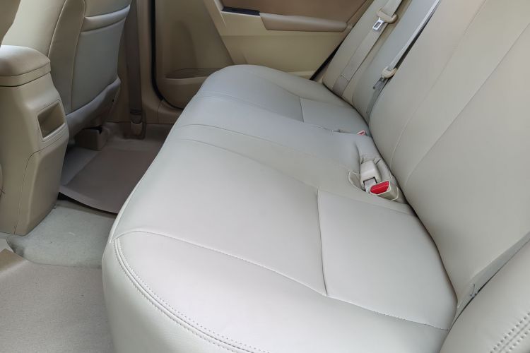 丰田 卡罗拉 2014款 1.6L 手动GL中控内饰7004