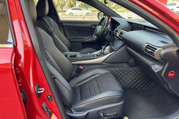 雷克萨斯IS 2015款 200t F SPORT中控内饰7009