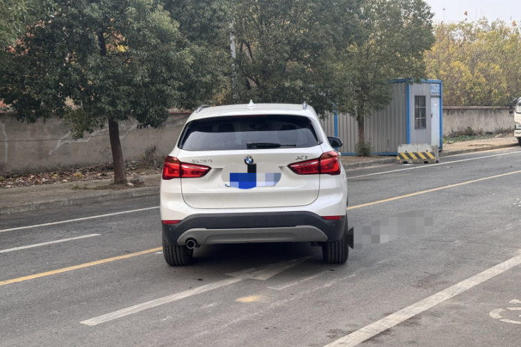 宝马X1 2016款 sDrive18Li 尊享型车身外观6004