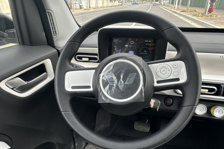 五菱汽车 宏光MINIEV 2024款 第三代 215km 青春版局部细节13