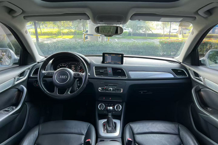 奥迪Q3 2015款 30 TFSI 舒适型中控内饰7004