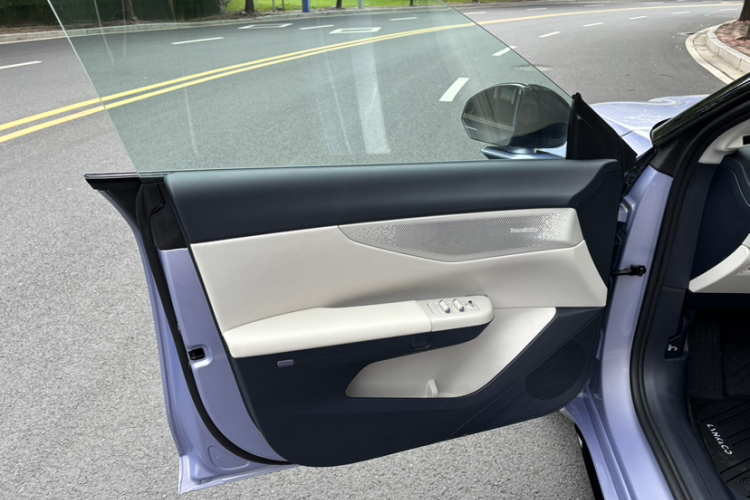 领克07 2024款 EM-P 126长续航 Ultra中控内饰7002