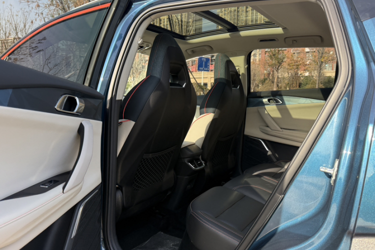 领克06 2020款 1.5T 耀Halo中控内饰7002