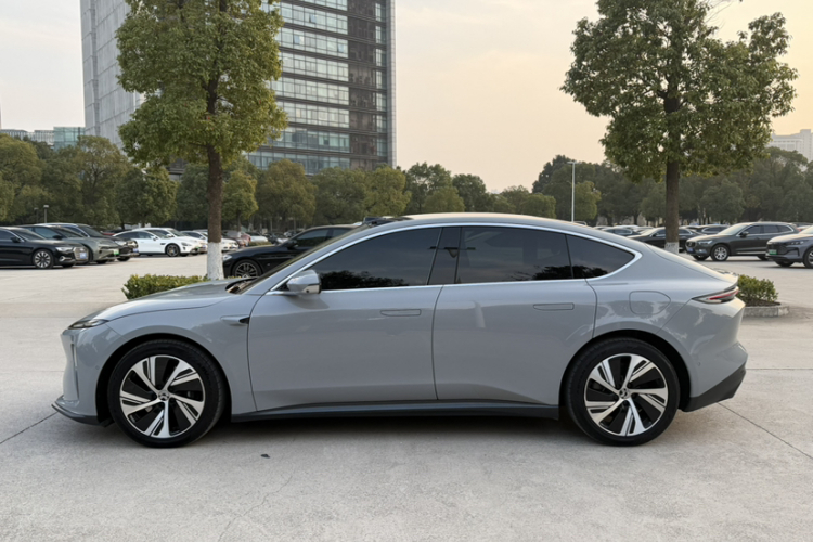 蔚来ET5 2022款 75kWh车身外观6008