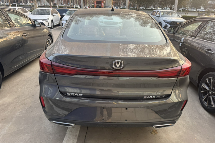 长安 逸动 2025款 PLUS 1.4T 双离合高能版车身外观6001