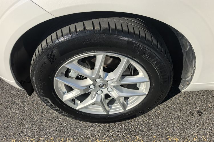 沃尔沃XC60 2019款 T5 四驱智逸版 国VI车身外观6006