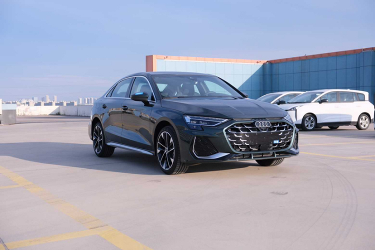 奥迪A3 2025款 A3L Limousine 35TFSI 飞驰尊享型车身外观6002