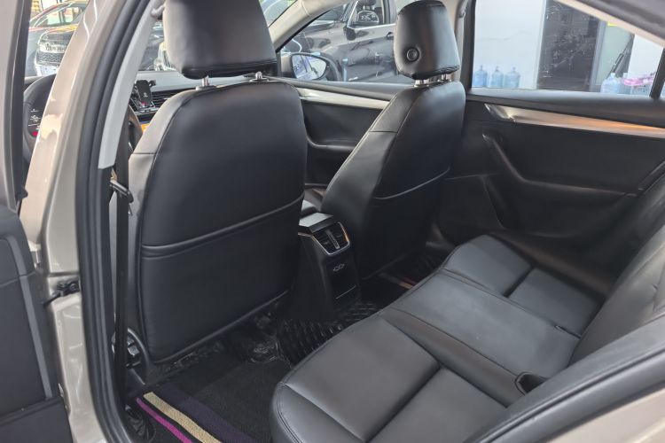 斯柯达 明锐 2019款 1.5L 自动智行舒适版 国VI中控内饰7002