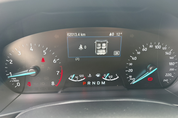 福特 福克斯 2019款 三厢 EcoBoost 180 自动锋潮型中控内饰15