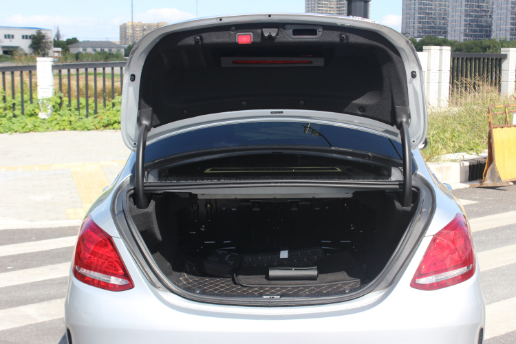 奔驰C级 2017款 C 200 L 运动版局部细节23