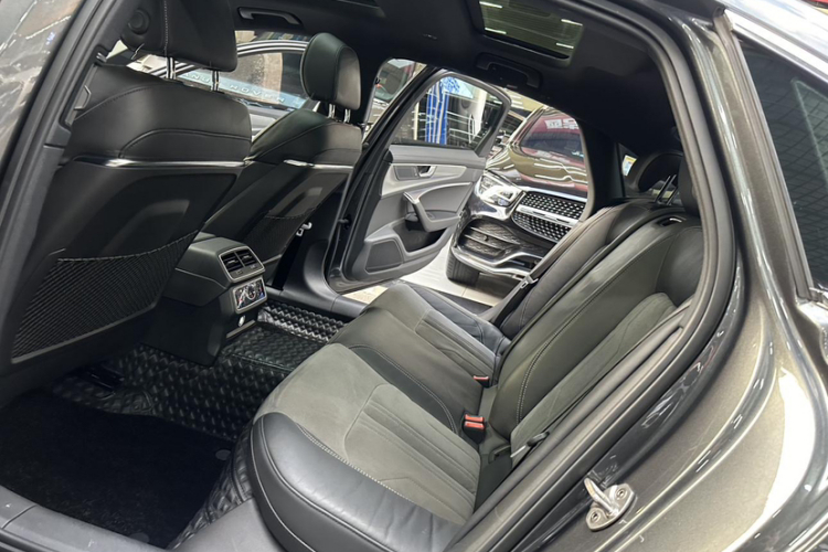 奥迪A6L 2019款 45 TFSI quattro 尊享动感型中控内饰7010