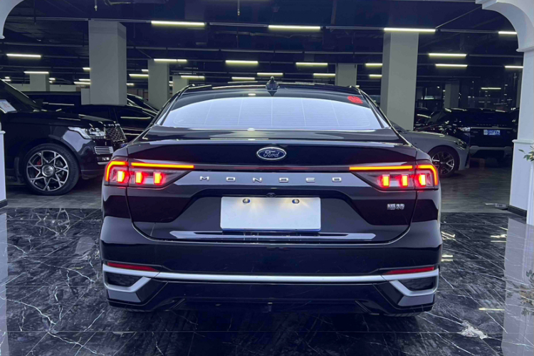 福特 蒙迪欧 2023款 EcoBoost 180 舒雅型车身外观6005