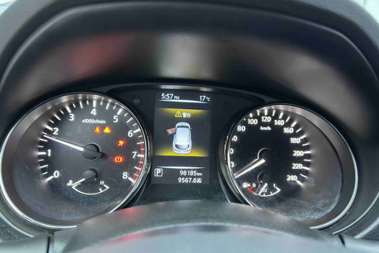 日产 逍客 2017款 2.0L CVT豪华版 国V中控内饰15