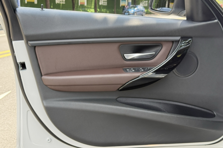 宝马3系 2018款 320Li 时尚型中控内饰7003