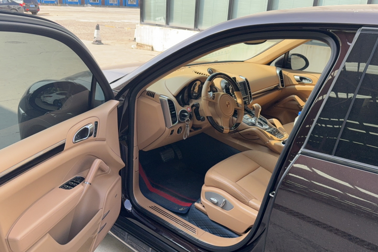 保时捷 2011款 Cayenne 3.0T中控内饰7002