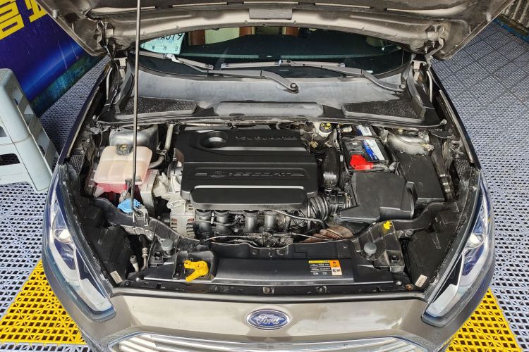 福特 福睿斯 2015款 1.5L 自动舒适型局部细节24