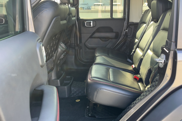 Jeep 牧马人 2021款 2.0T 罗宾汉四门版中控内饰7003