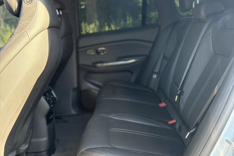 蔚来ES6 2019款 420KM 运动版中控内饰7001