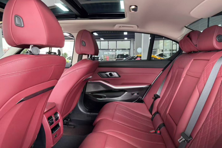 宝马i3 2023款 eDrive 40 L 曜夜套装中控内饰7002