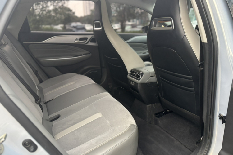 埃安 AION S Plus 2022款 70 智驾版中控内饰7002