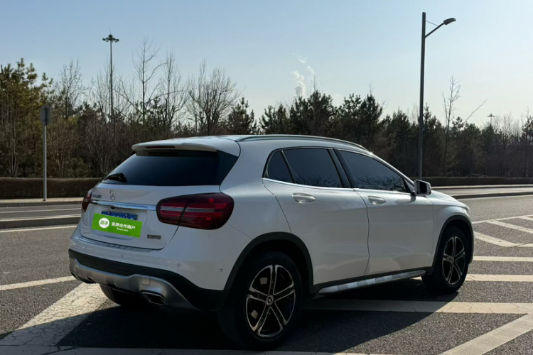 奔驰GLA 2018款 GLA 200 时尚型车身外观6007