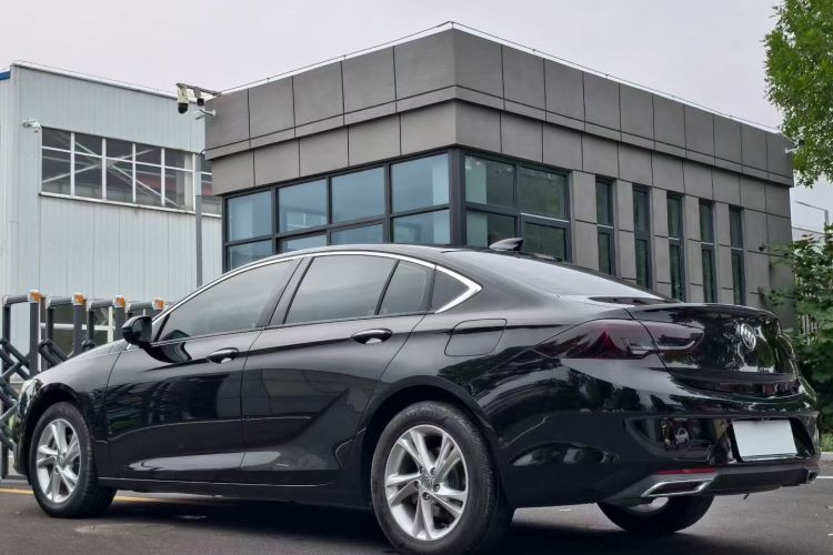 别克 君威 2023款 552T 智享型车身外观6006