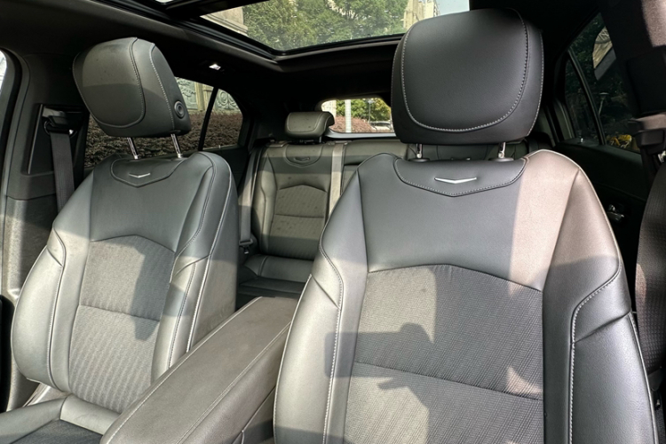 凯迪拉克XT4 2022款 28T 两驱风尚型中控内饰7014