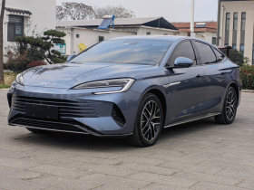 比亚迪 海豹07 DM-i 2025款 DM-i 1.5L 125km 豪华型