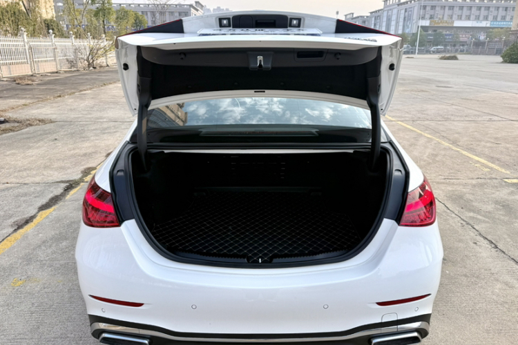 奔驰C级 2023款 C 260 L 运动版局部细节23