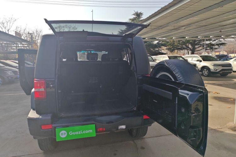 北京BJ40 2016款 40L 2.0T 手动四驱尊贵版车身外观6007