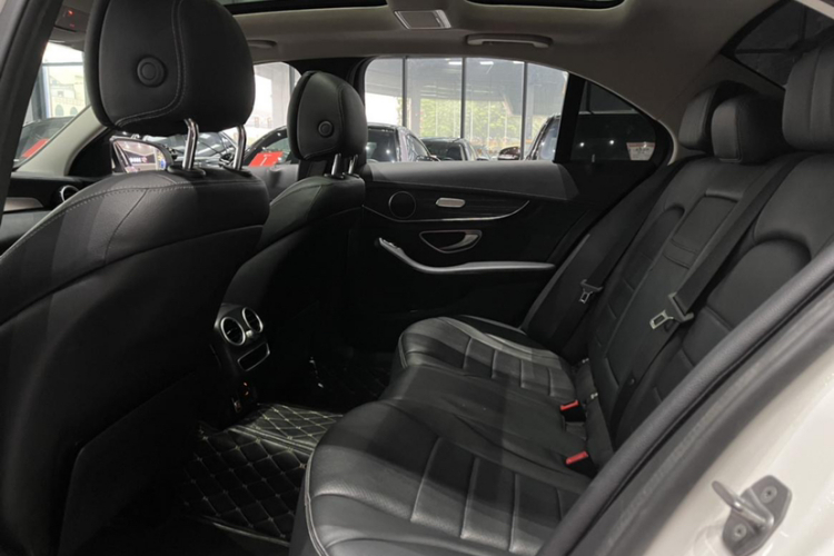 奔驰C级 2020款 改款 C 260 L 运动版中控内饰7008