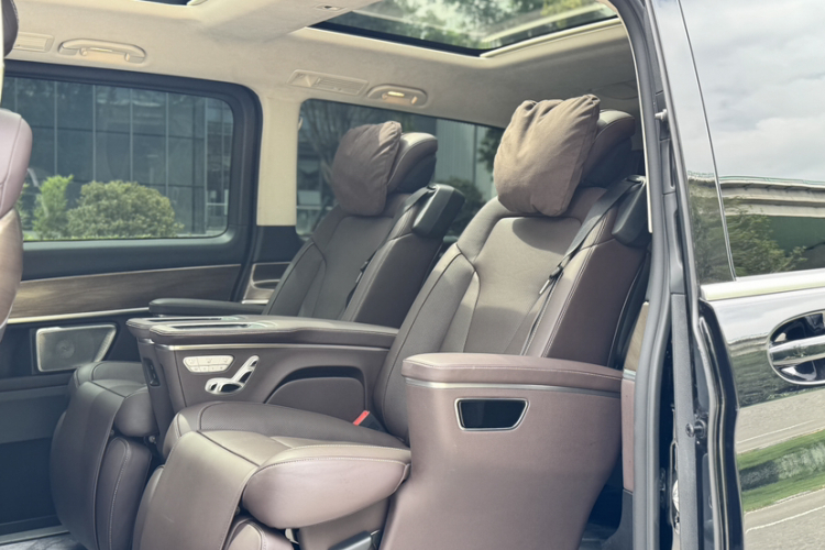 奔驰V级 2022款 V 260 L 长轴距豪华版车身外观6008