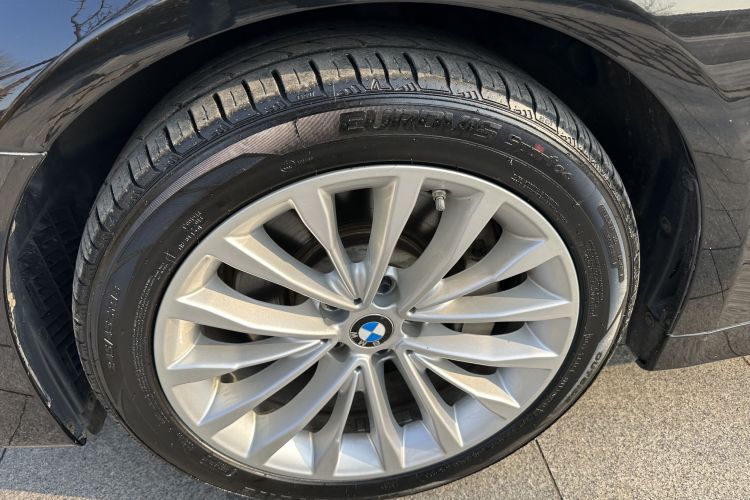 宝马5系新能源 2020款 里程升级版 530Le 豪华套装车身外观6006