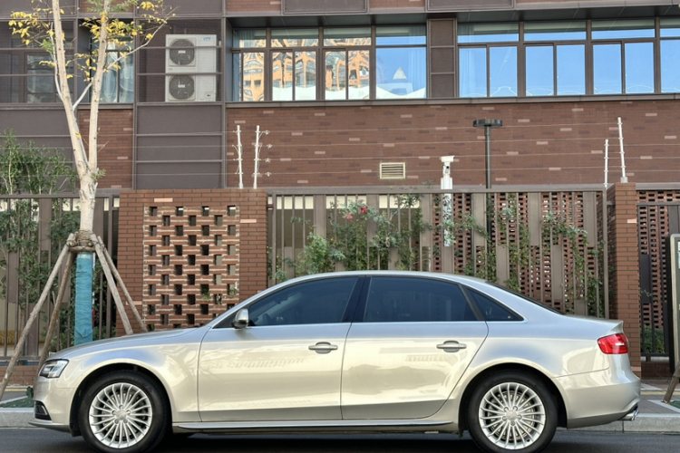 奥迪A4L 2015款 35 TFSI 自动舒适型车身外观6004