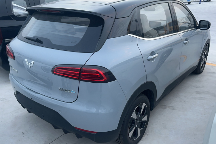 五菱汽车 五菱缤果PLUS 2024款 401km 五座版车身外观6003