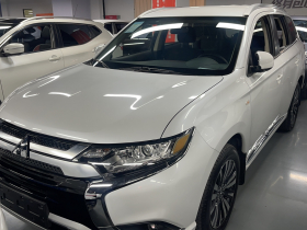 三菱 欧蓝德 2021款 2.0L 两驱畅行版 5座