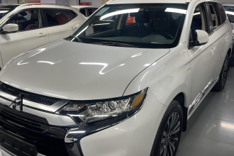 三菱 欧蓝德 2021款 2.0L 两驱畅行版 5座