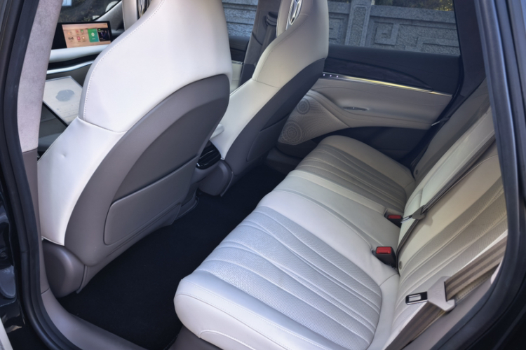智己汽车 智己L7 2022款 Dynamic中控内饰7003