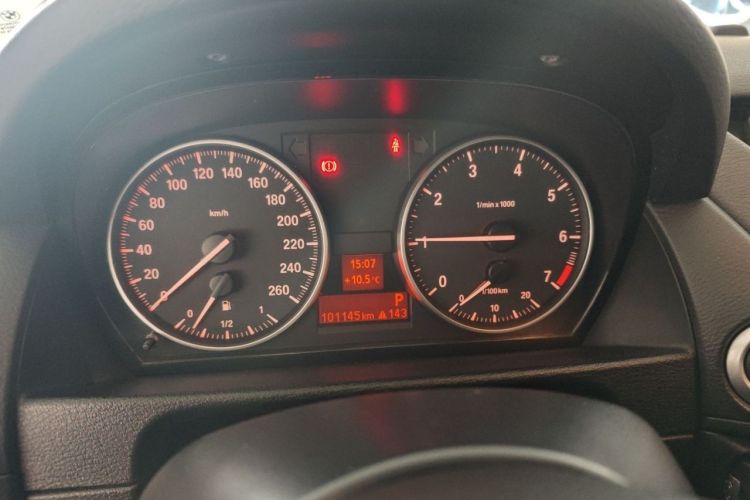 宝马X1 2014款 sDrive18i 领先型中控内饰15