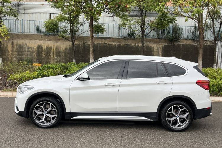 宝马X1 2019款 xDrive20Li 尊享型车身外观6006