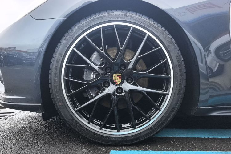 保时捷 2017款 Panamera 行政加长版 3.0T车身外观6005