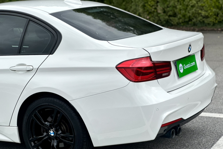 宝马3系 2019款 320i M运动曜夜版车身外观6002