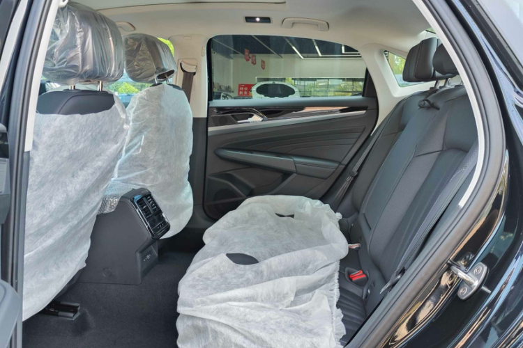 大众 帕萨特 2025款 出众款 330TSI 精英版中控内饰7002