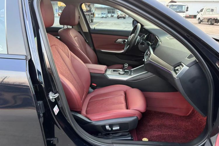 宝马3系 2022款 325Li M运动曜夜套装中控内饰7002