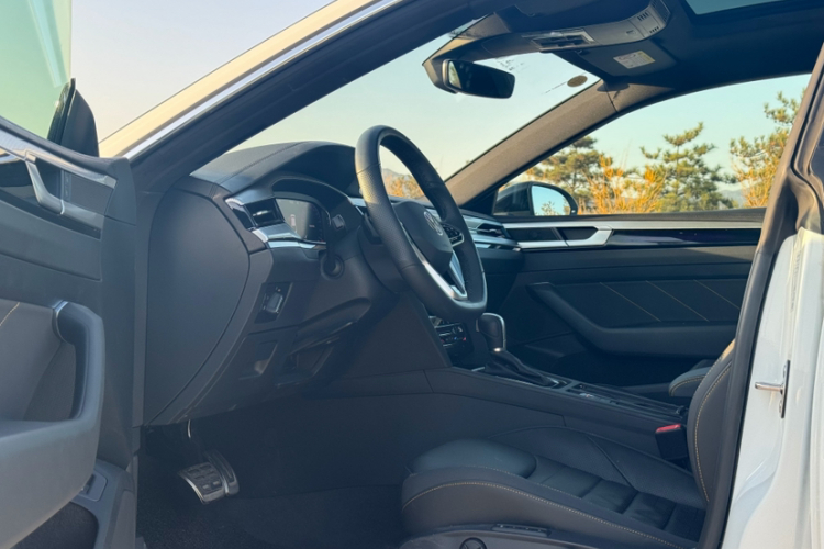 一汽-大众CC 2024款 380TSI 夺目版中控内饰7008