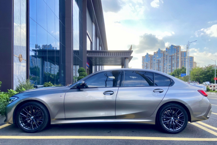 宝马3系 2021款 改款 325Li M运动曜夜套装车身外观6004