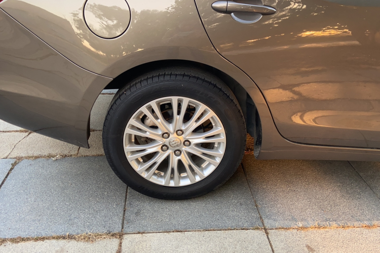 别克 英朗 2016款 15N 自动精英型车身外观6009