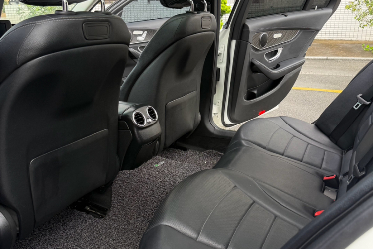 奔驰C级 2015款 C 200 L 4MATIC 运动版中控内饰7004