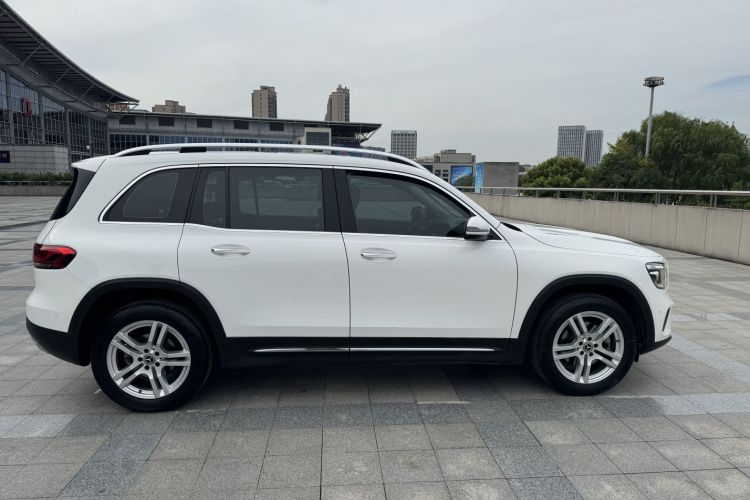 奔驰GLB 2020款 GLB 200 动感型车身外观6009