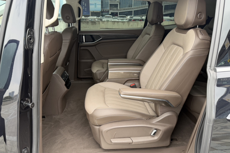 大众 威然 2022款 380TSI 尊驰版中控内饰7001